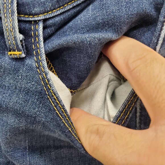 Levi's Demi Curve Mid‎ Rise Straight Leg Dark Wash Women's Red Tab Jeans Sz 4/27 - Picture 2 of 7